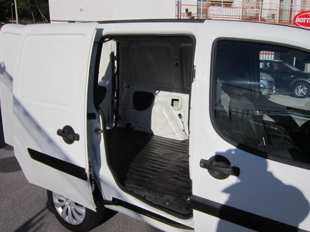 Fiat Doblo Doblò 1.9 MJ Cargo Lamierato UNI PROPR. - immagine 6